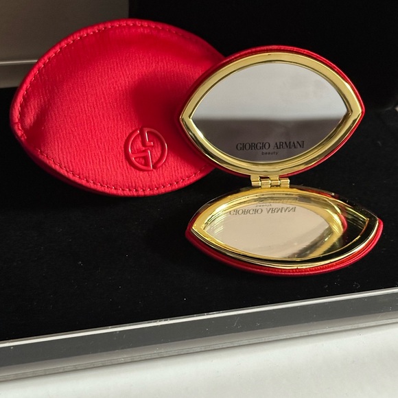Giorgio Armani Compact Mirror - Picture 4 of 8